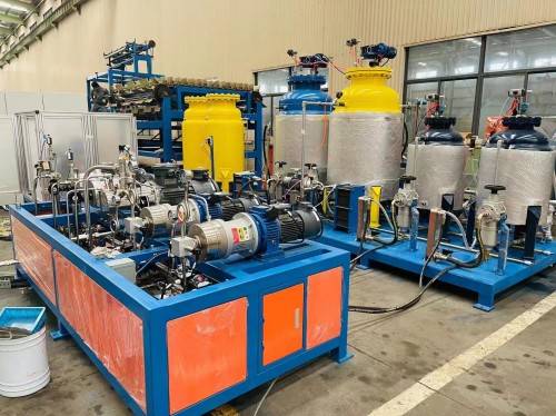 2025年數控與夾心彩鋼板設備選購指南 跨材質適配與售后體系解析，兼論零部件銷售策略